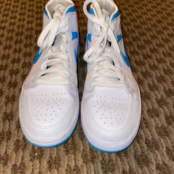 Jordan 1 Mid UNC (W) - Picture 2 of 8